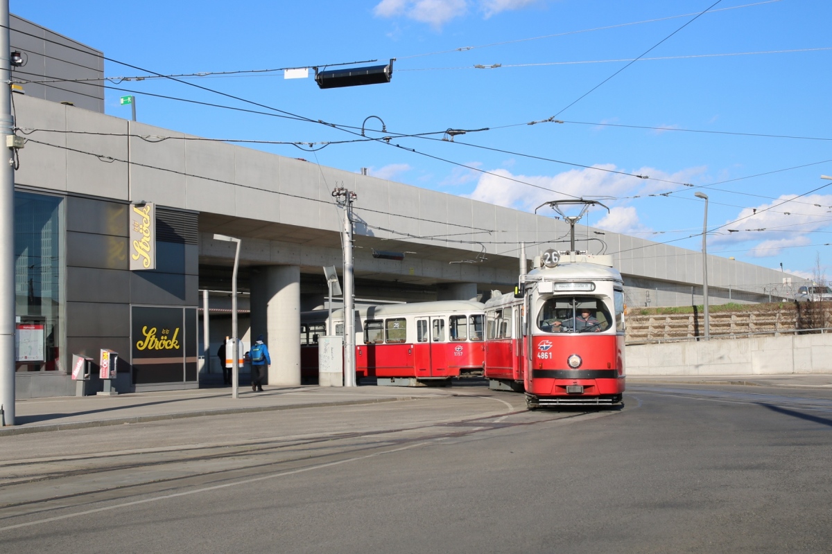 维也纳, SGP Type E1 # 4861; 维也纳, Rotax Тype c4 # 1357