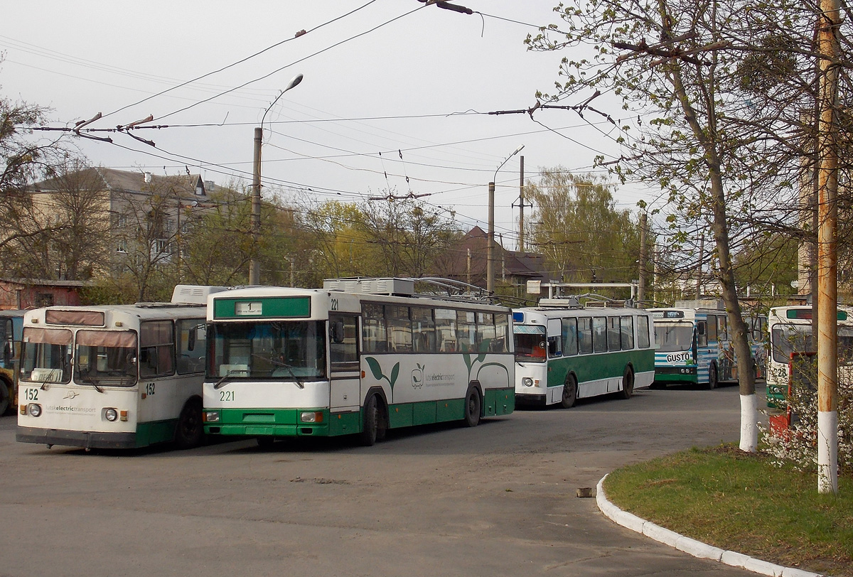 Луцк, MPK/Jelcz 120MT № 221; Луцк — Троллейбусное депо