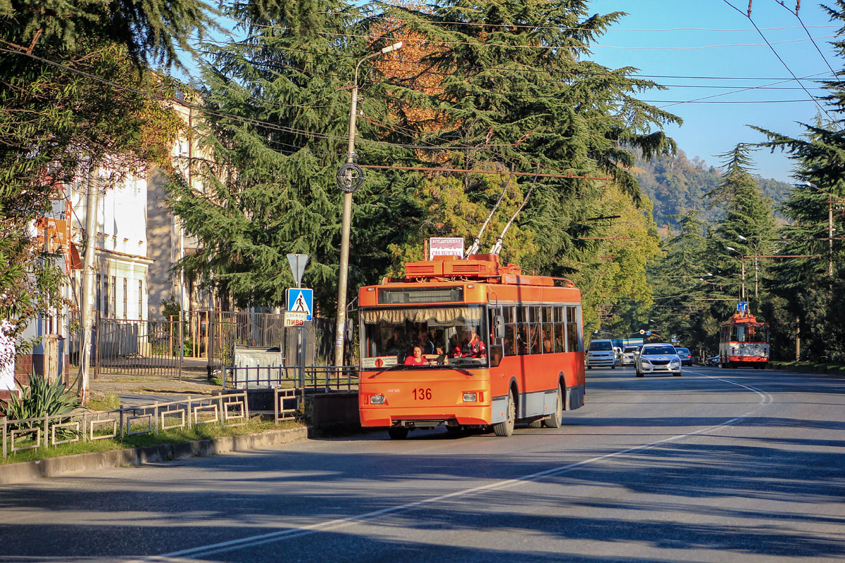 Сухум, Тролза-5275.07 «Оптима» № 136
