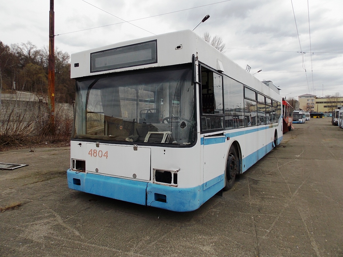 Киев, ЮМЗ E186 № 4804