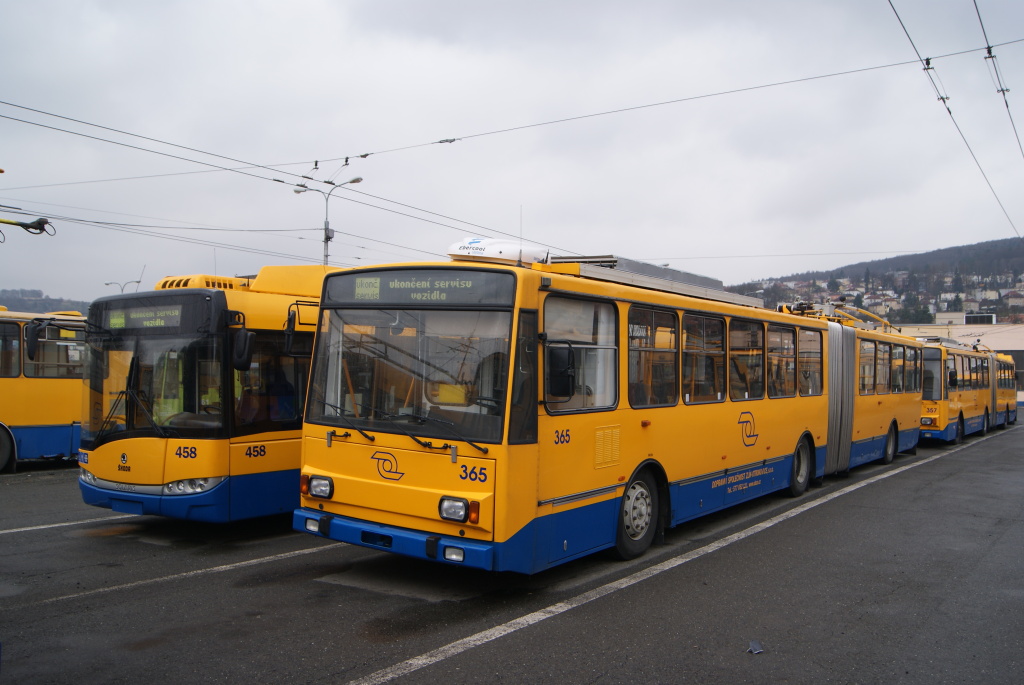 Злин, Škoda 27Tr Solaris III № 458; Злин, Škoda 15Tr13/6M № 365