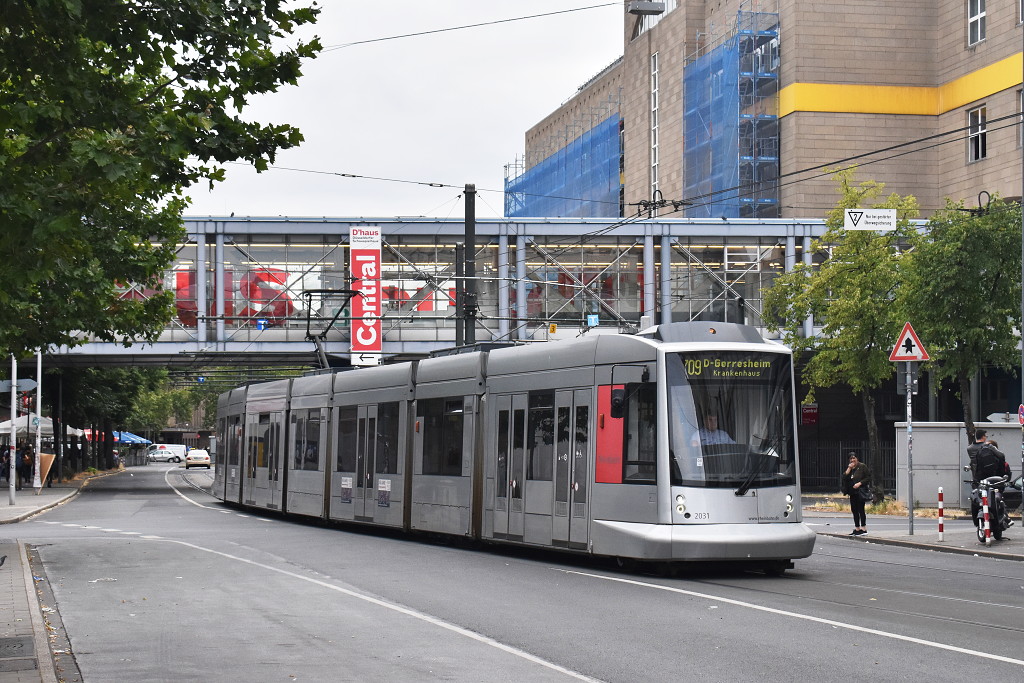 Düsseldorf, Siemens Combino NF10 č. 2031