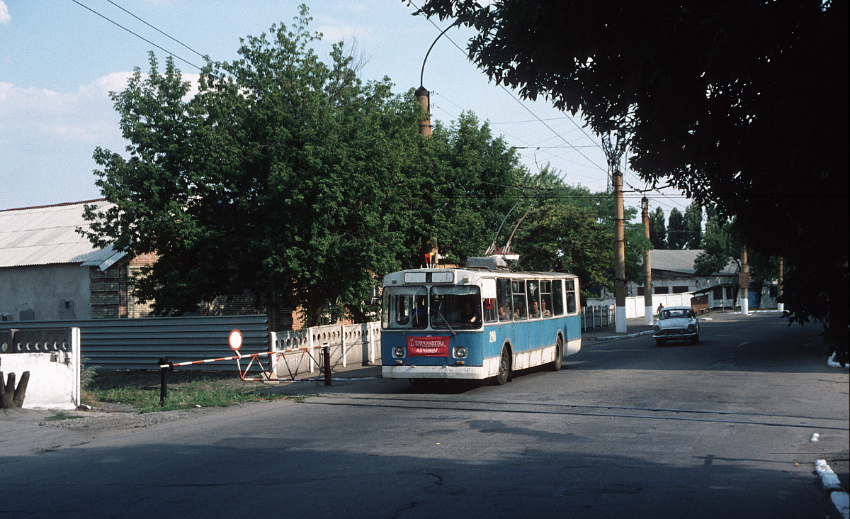 Alčevsk, ZiU-682V Br. 290; Alčevsk — Old photos: Shots by foreign photographers; Alčevsk — Trolleybus line “Alchevsk — Perevalsk” (1960–2008)
