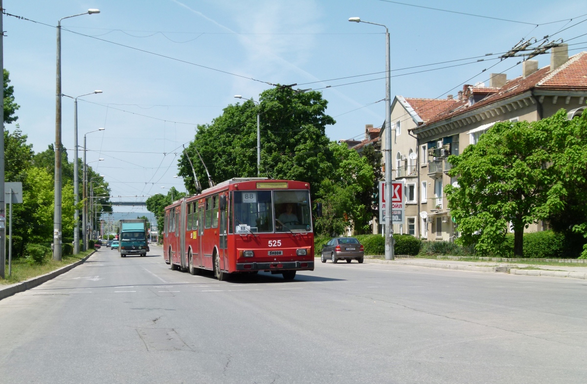 Варна, Škoda 15Tr02/6 № 525