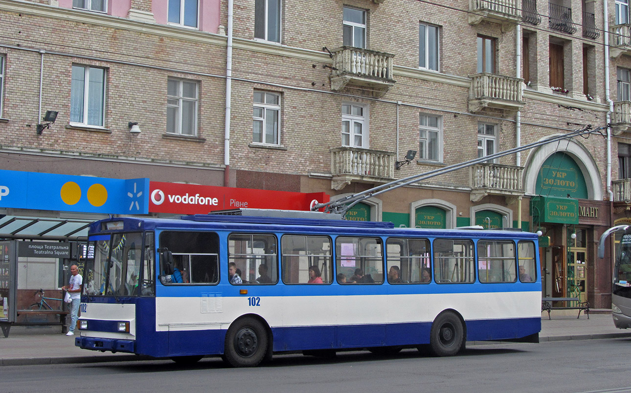 Ровно, Škoda 14Tr89/6 № 102