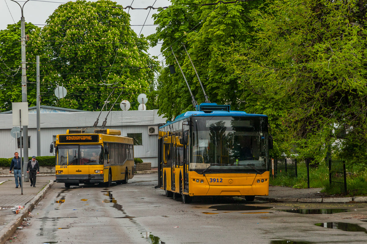 Киев, ЛАЗ E183D1 № 3912; Киев, МАЗ-ЭТОН Т103 № 3724