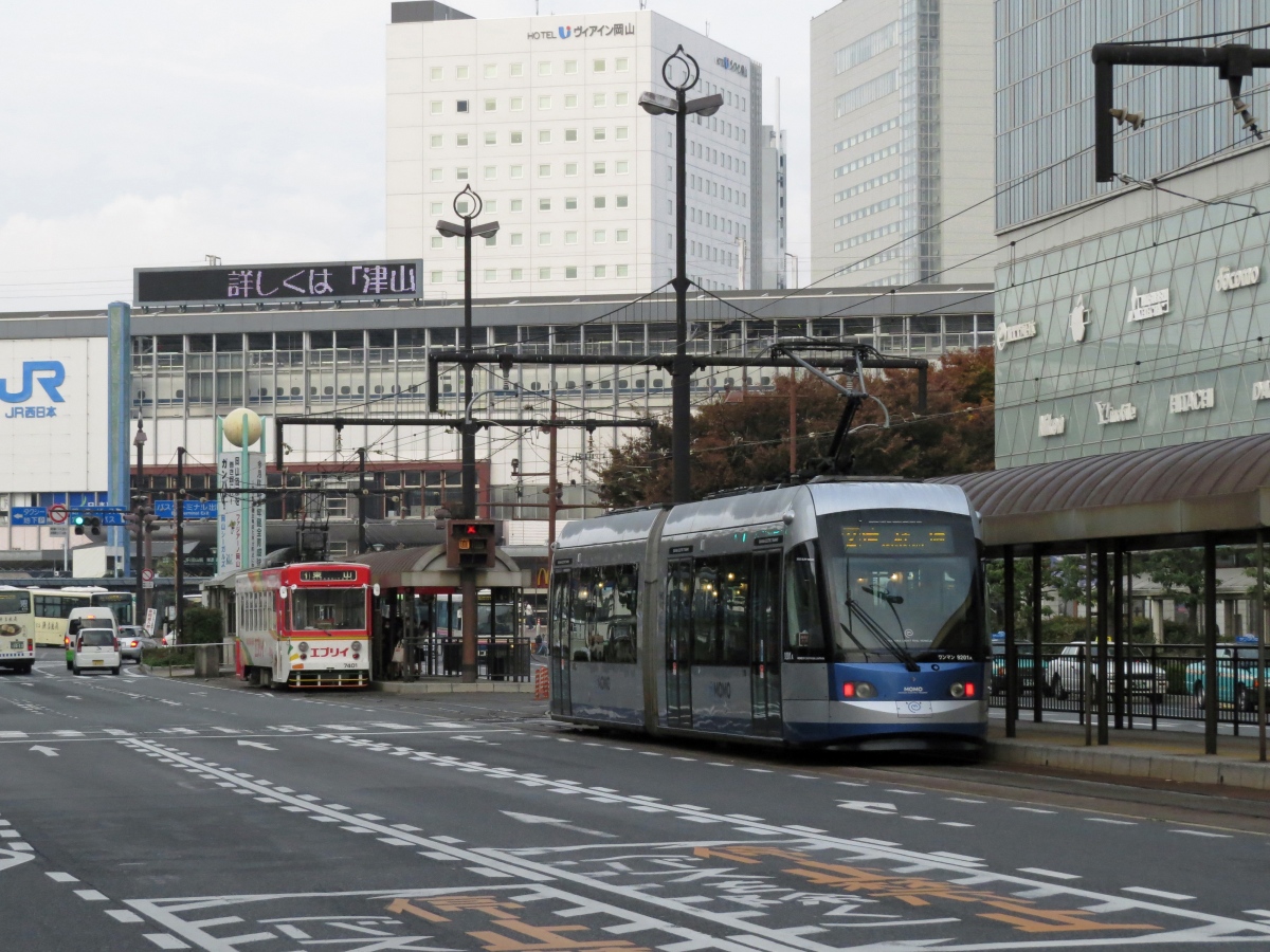 Окаяма, Alna Kōki № 7401; Окаяма, Niigata Transys № 9201