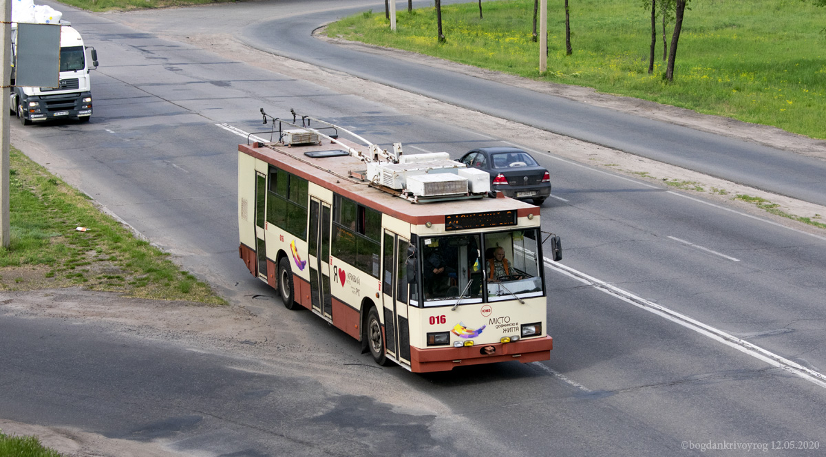 Kryvyï Rih, YMZ T1R (Т2P) N°. 016