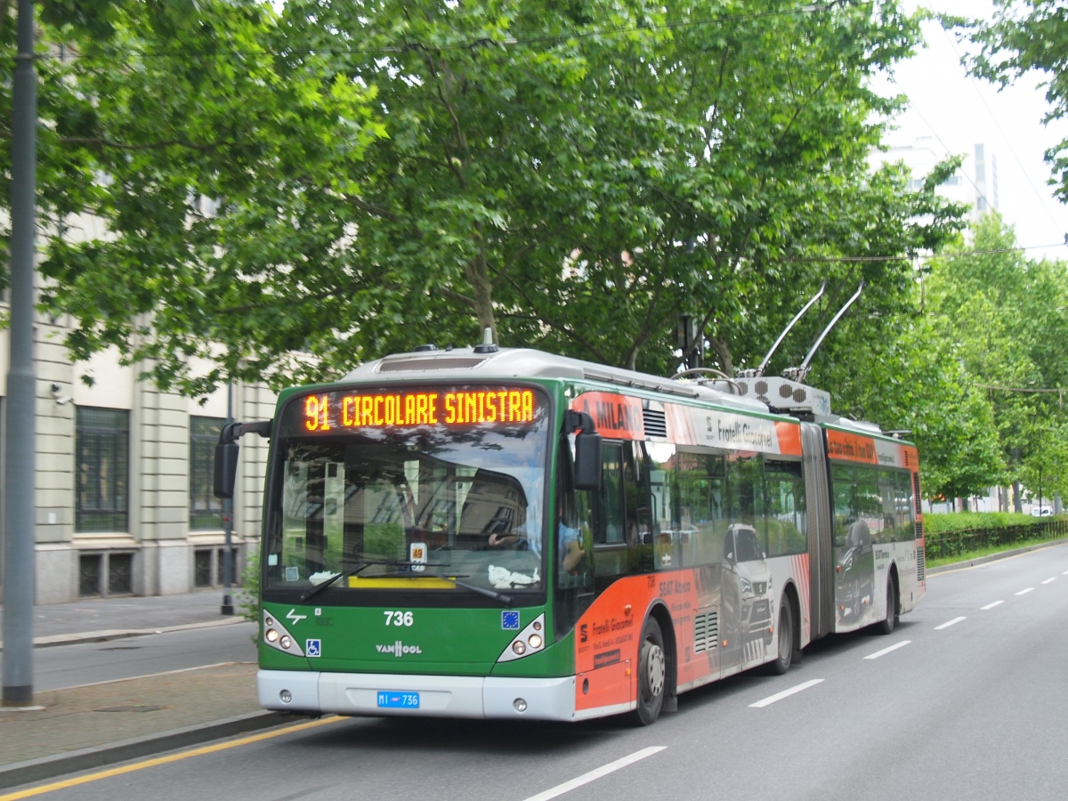 Милан, Van Hool AG 300T № 736