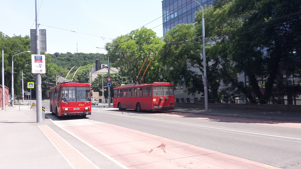 Братислава, Škoda 14Tr10/6 № 6287; Братислава, Škoda 14Tr10/6 № 6302