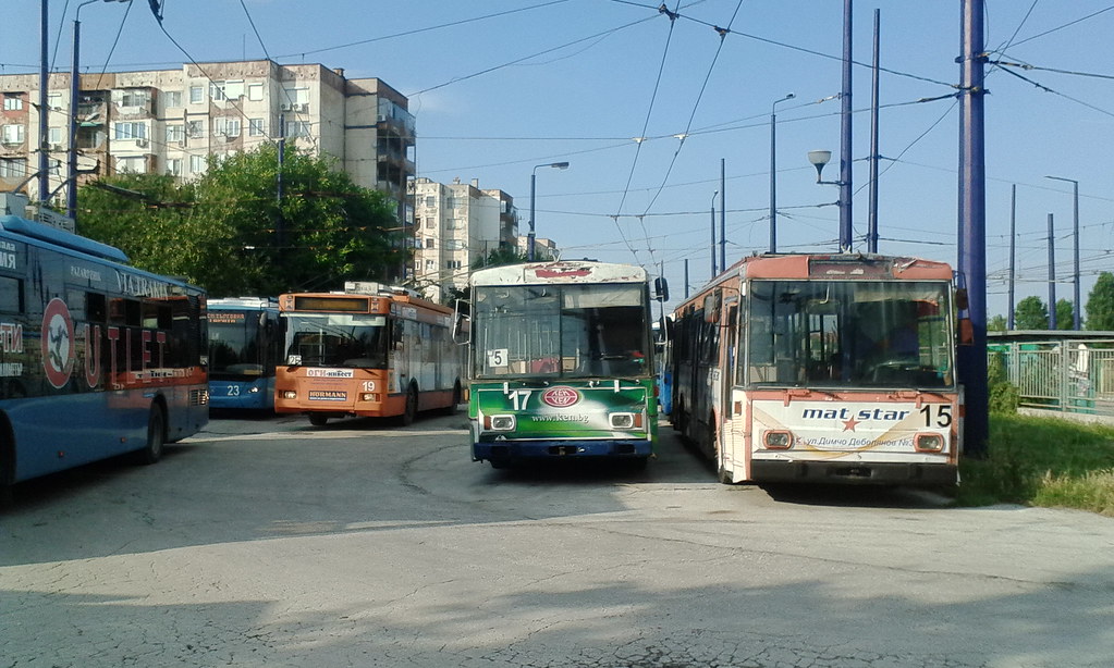 Пазарджик, Škoda 14Tr01 № 15; Пазарджик, Škoda 14Tr01 № 17; Пазарджик, Тролза-5275.05 «Оптима» № 19