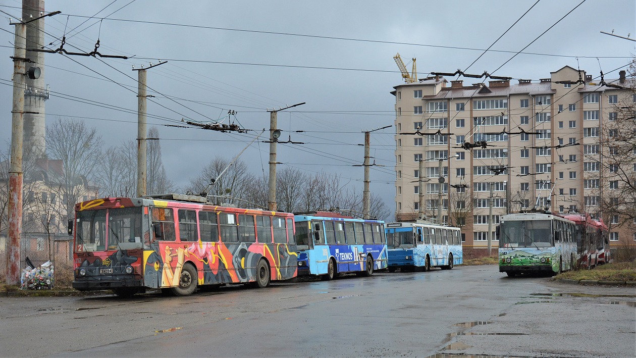 Ивано-Франковск, Škoda 14Tr02/6 № 146; Ивано-Франковск, Škoda 14Tr02/6 № 152; Ивано-Франковск, Škoda 14Tr02/6 № 147