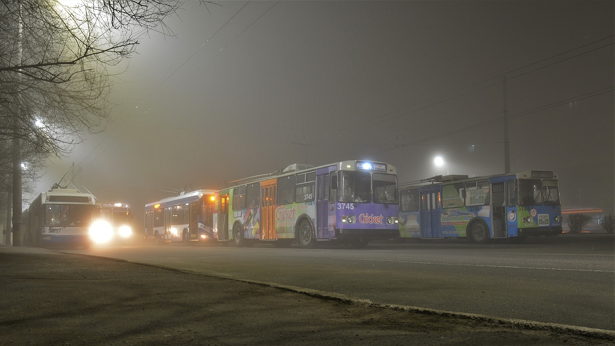 Кишинёв, ЗиУ-682В [В00] № 3745; Кишинёв, ЗиУ-682В-012 [В0А] № 3788; Кишинёв, БКМ 321 № 3837