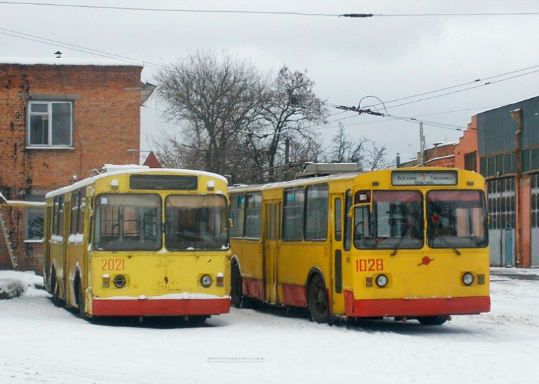 Житомир, ЗиУ-682В-013 [В0В] № 2021; Житомир, ЗиУ-682В-013 [В0В] № 1028