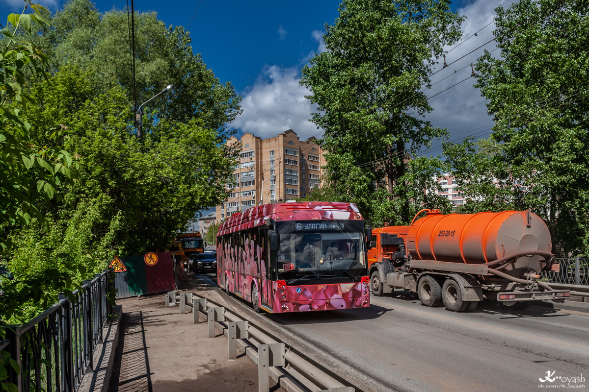 Казань, Тролза-5265.02 «Мегаполис» № 2371