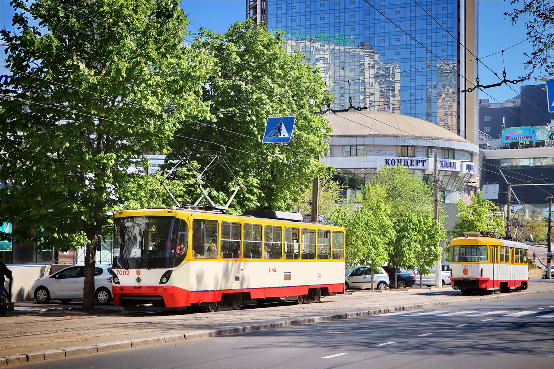 Одесса, К1 № 7002; Одесса, Tatra T3A № 7156