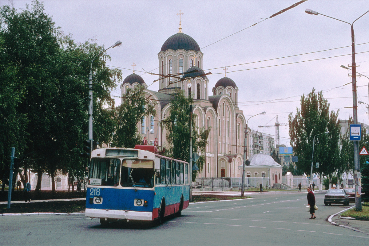 Makijivka, ZiU-682V-012 [V0A] nr. 218; Makijivka — Photos by Peter Haseldine — 08.2001