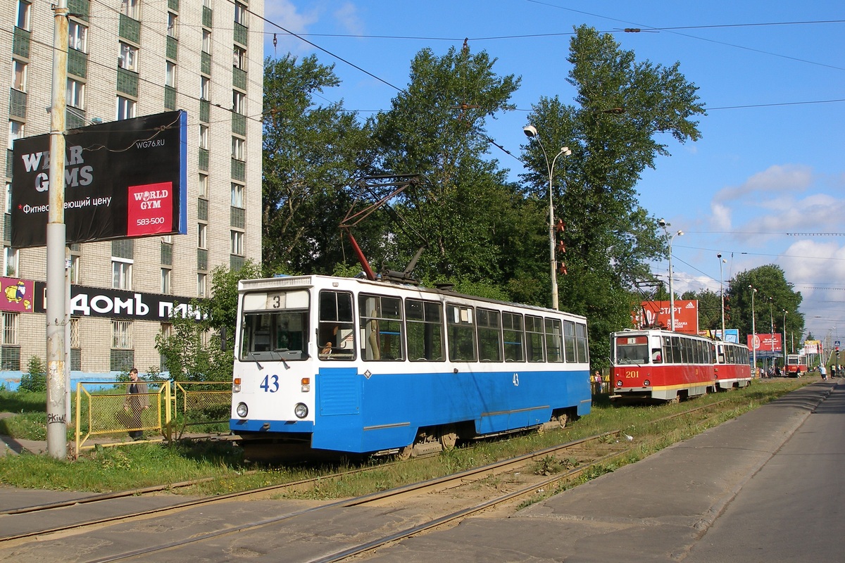 Ярославль, 71-605 (КТМ-5М3) № 43; Ярославль — 26.07.2007 Ремонт рекламной конструкции у ТЦ "Садко"