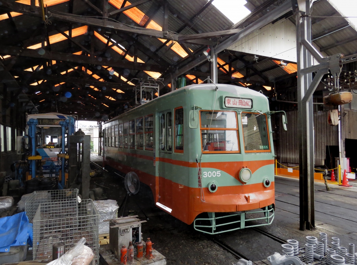 Окаяма, Utsunomiya Sharyō № 3005; Окаяма — Депо Higashiyama