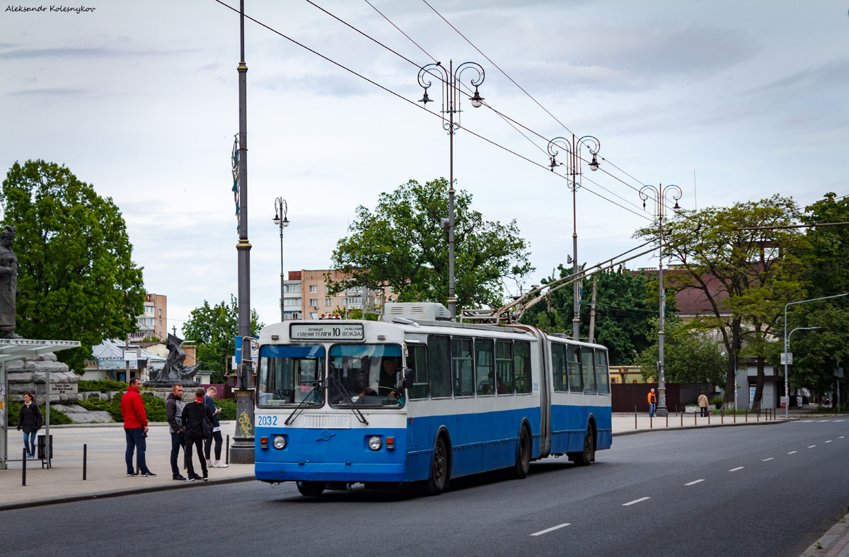 Черкассы, ЗиУ-6205 [620500] № 2032