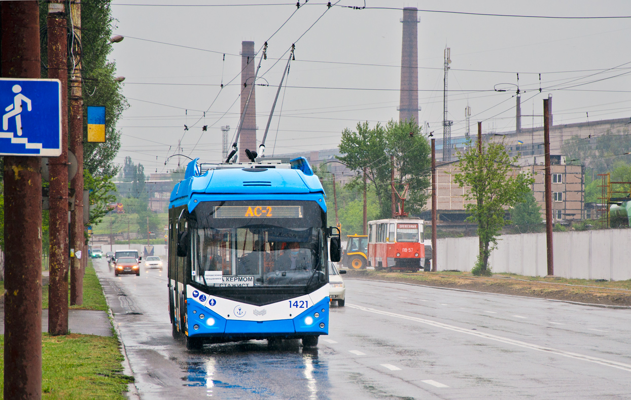 Mariupol, AKSM 321 (BKM-Ukraine) # 1421