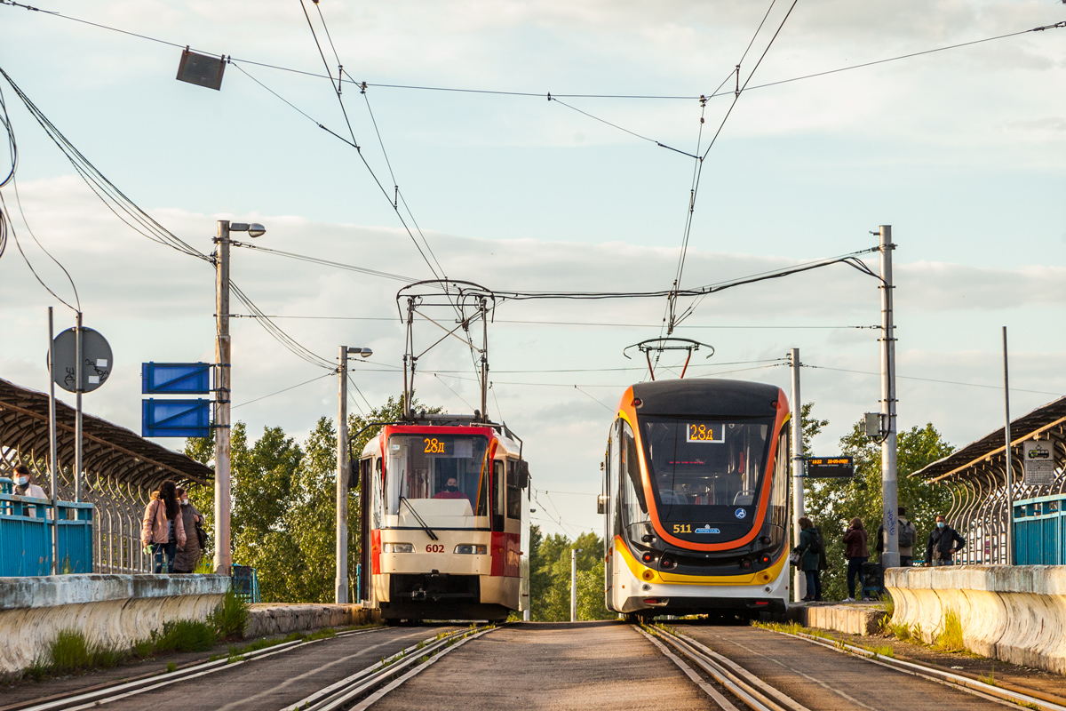 Киев, T3UA-3 «Каштан» № 602; Киев, К1М6 № 511