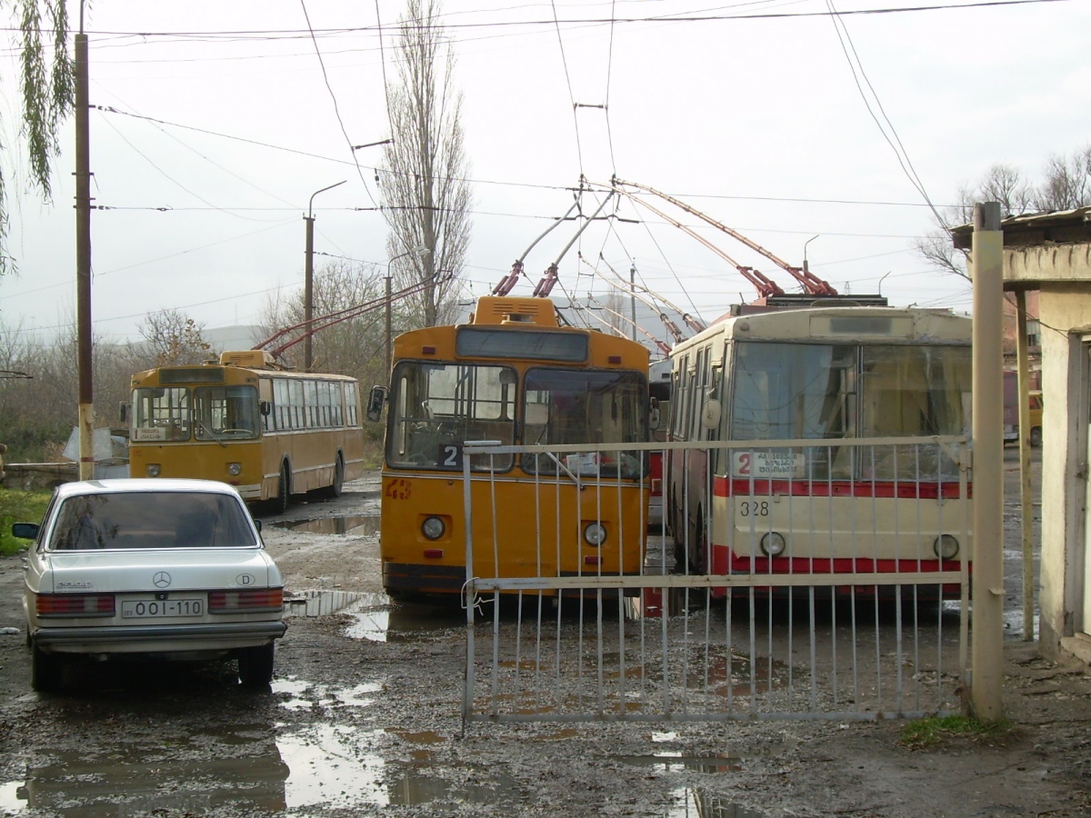 Гори, ЗиУ-682УГ № 013; Гори, ЗиУ-682УГ № 43; Гори, Škoda 14Tr02 № 328