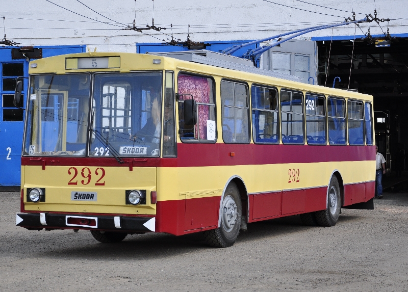 Черновцы, Škoda 14Tr89/6 № 292
