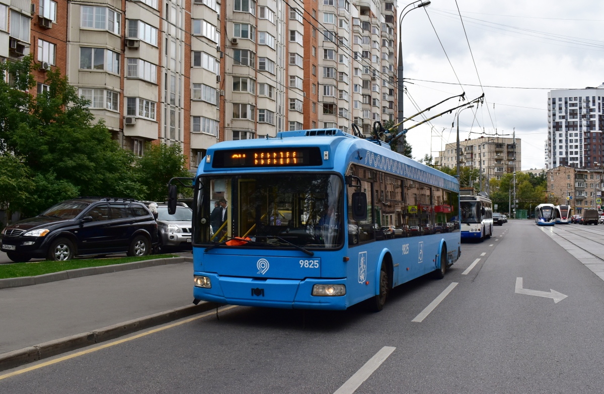 Москва, БКМ 321 № 9825