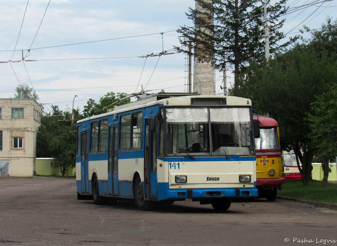 Ровно, Škoda 14Tr01 № 141