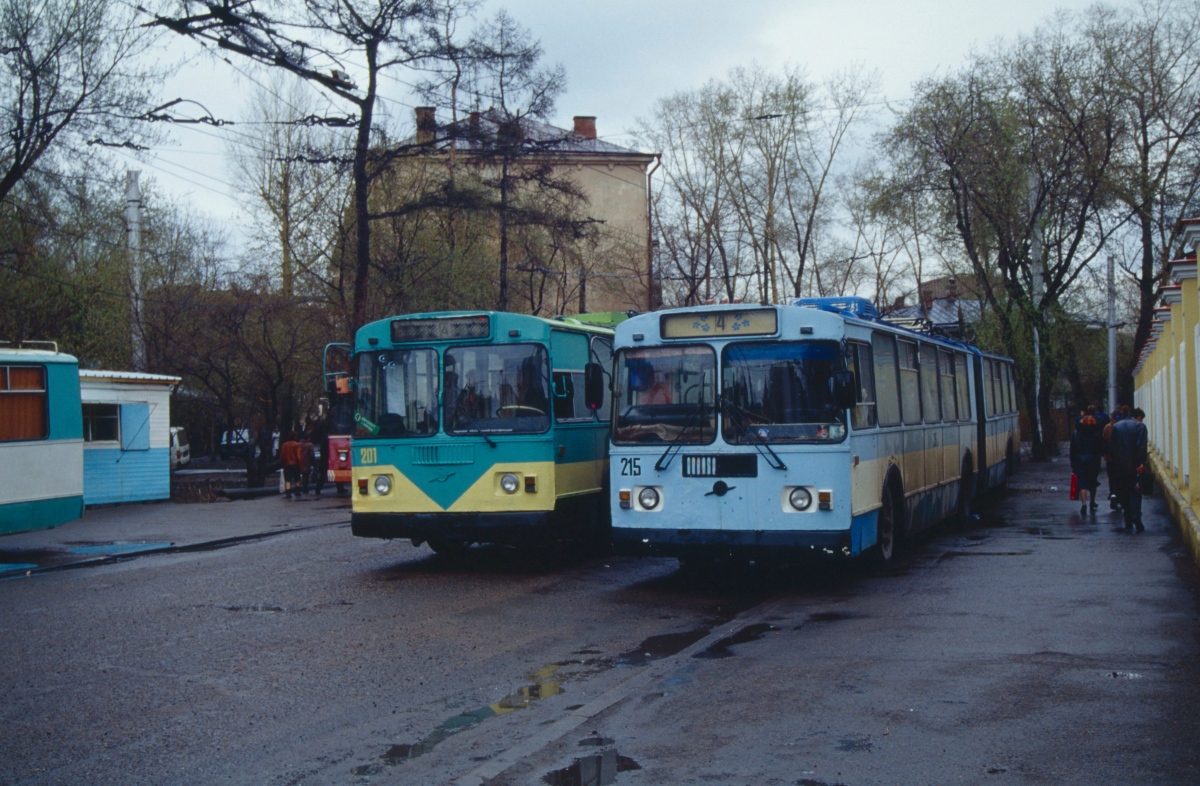 Иркутск, ЗиУ-620510 № 215; Иркутск, ЗиУ-682Г [Г00] № 201