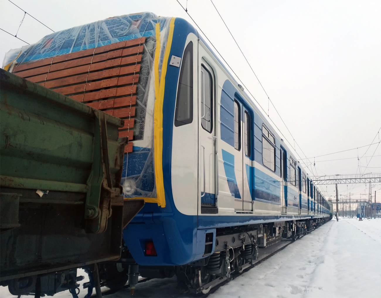 Самара, 81-717.6 № 17601; Самара — Транспортировка вагонов метро по ж/д