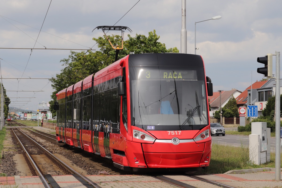 Bratislava, Škoda 30T ForCity Plus nr. 7517