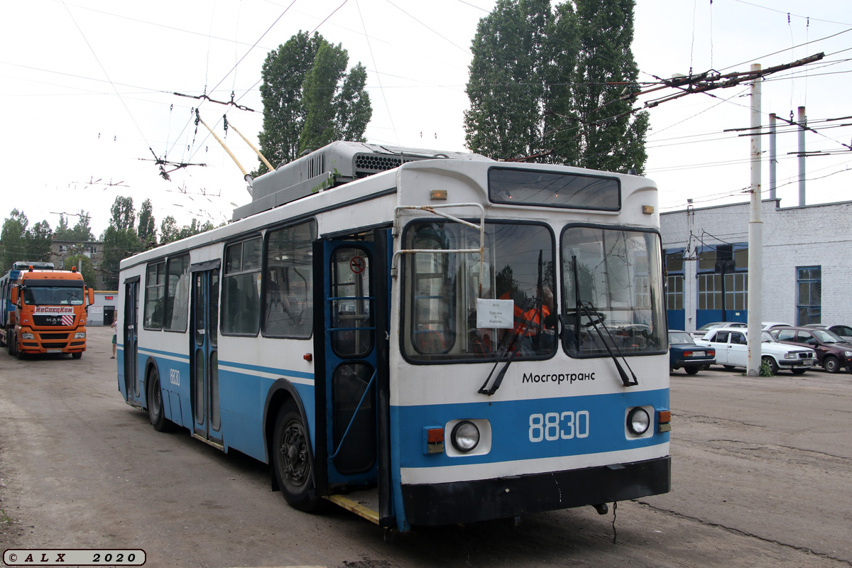 Воронеж, ЗиУ-682ГМ1 (с широкой передней дверью) № 8830