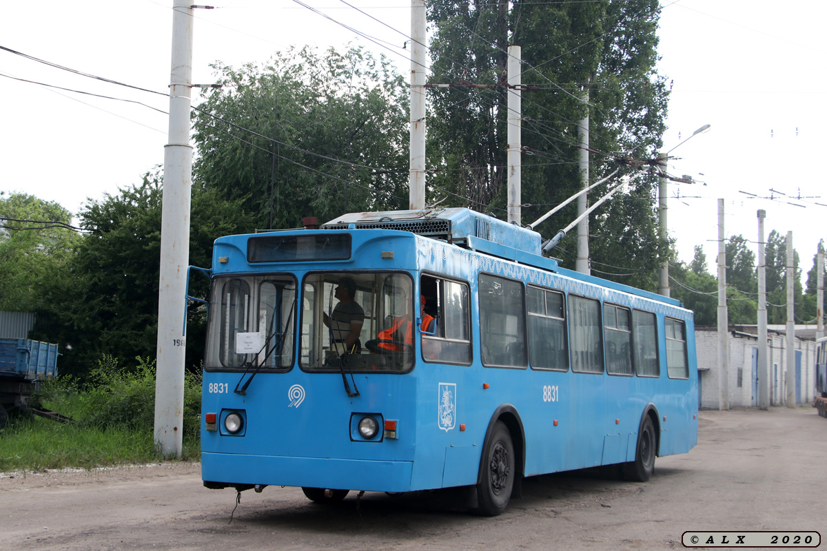 Воронеж, ЗиУ-682ГМ1 (с широкой передней дверью) № 8831