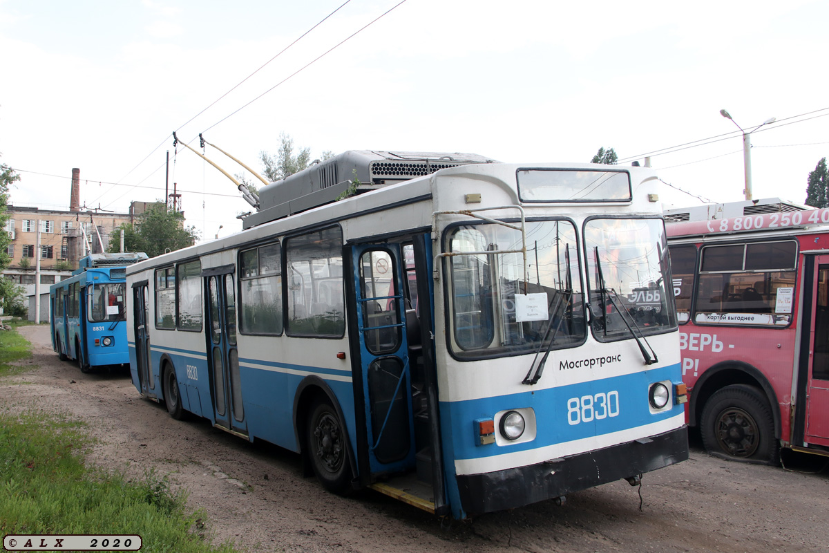 Воронеж, ЗиУ-682ГМ1 (с широкой передней дверью) № 8830 Воронеж, ЗиУ-682ГМ1 (с широкой передней дверью) № 8830