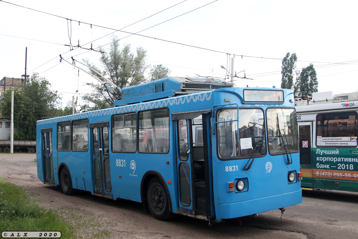 Воронеж, ЗиУ-682ГМ1 (с широкой передней дверью) № 8831