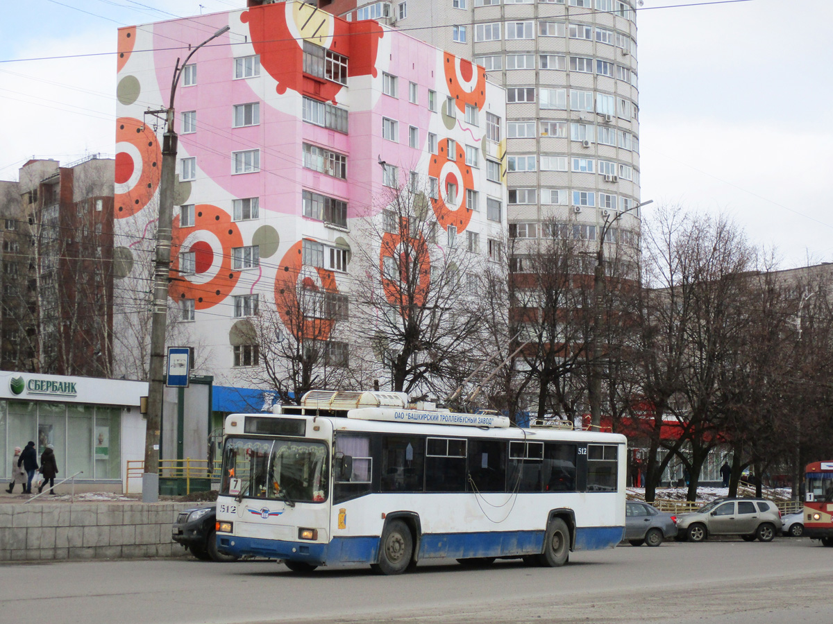 Киров, БТЗ-52764Р № 512