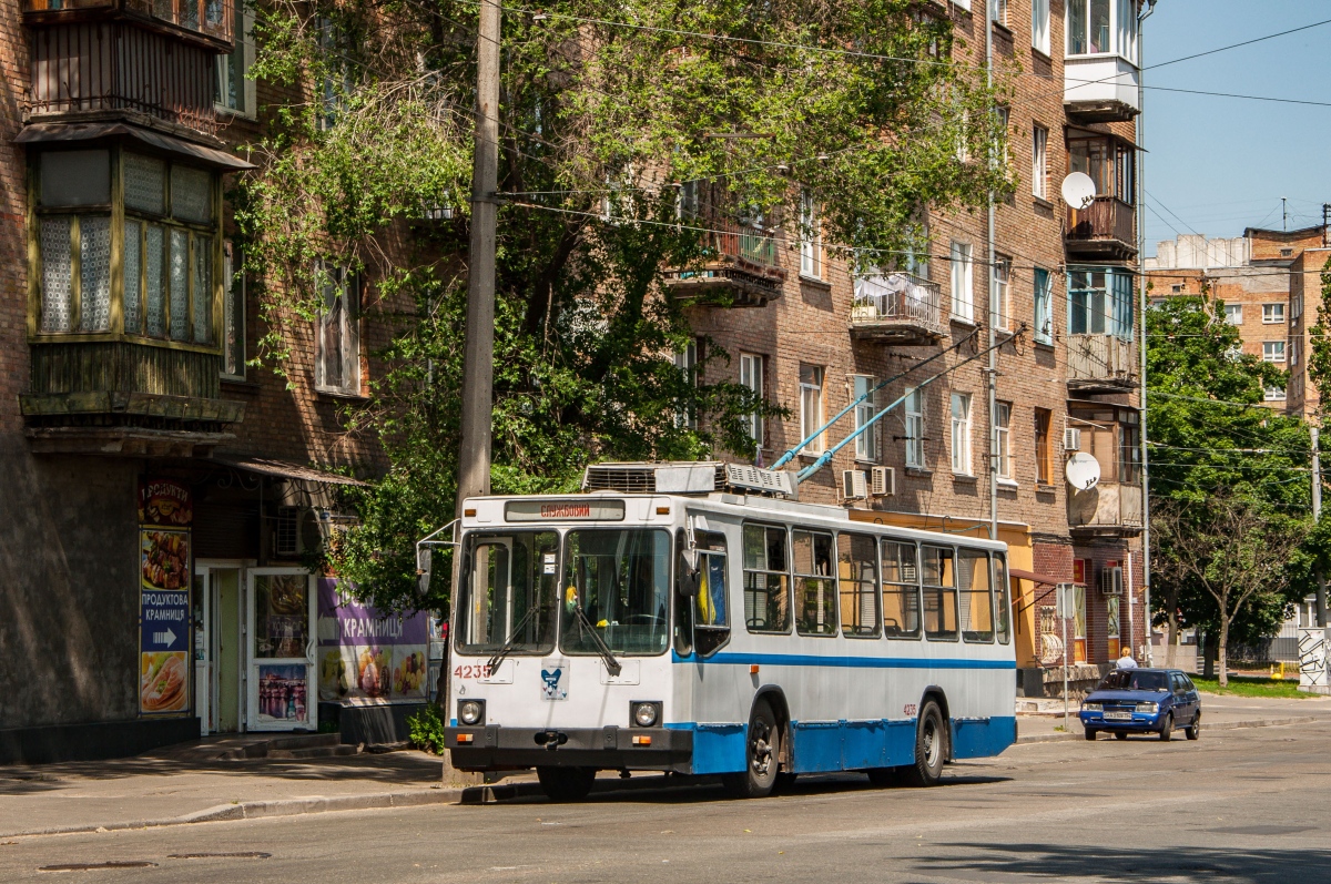 Kyiv, YMZ T2 # 4235 Kyiv, YMZ T2 # 4235