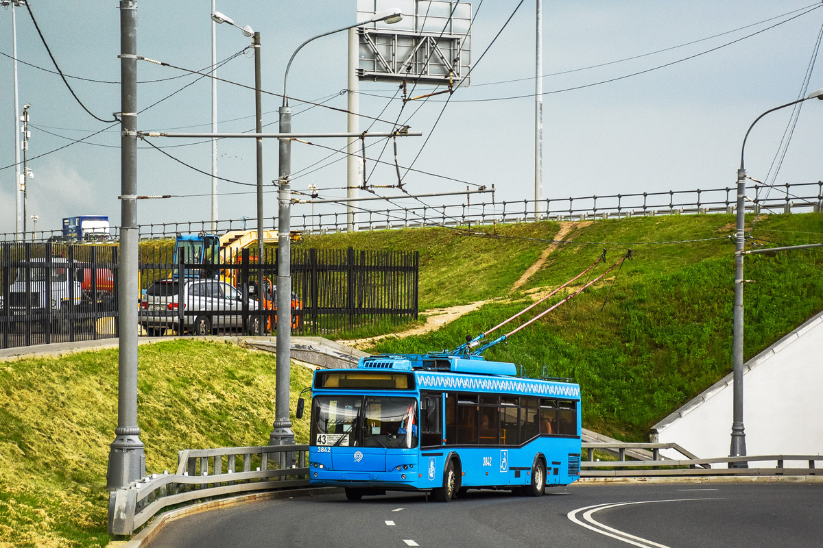 Moszkva, SVARZ-MAZ-6235.00 — 3842