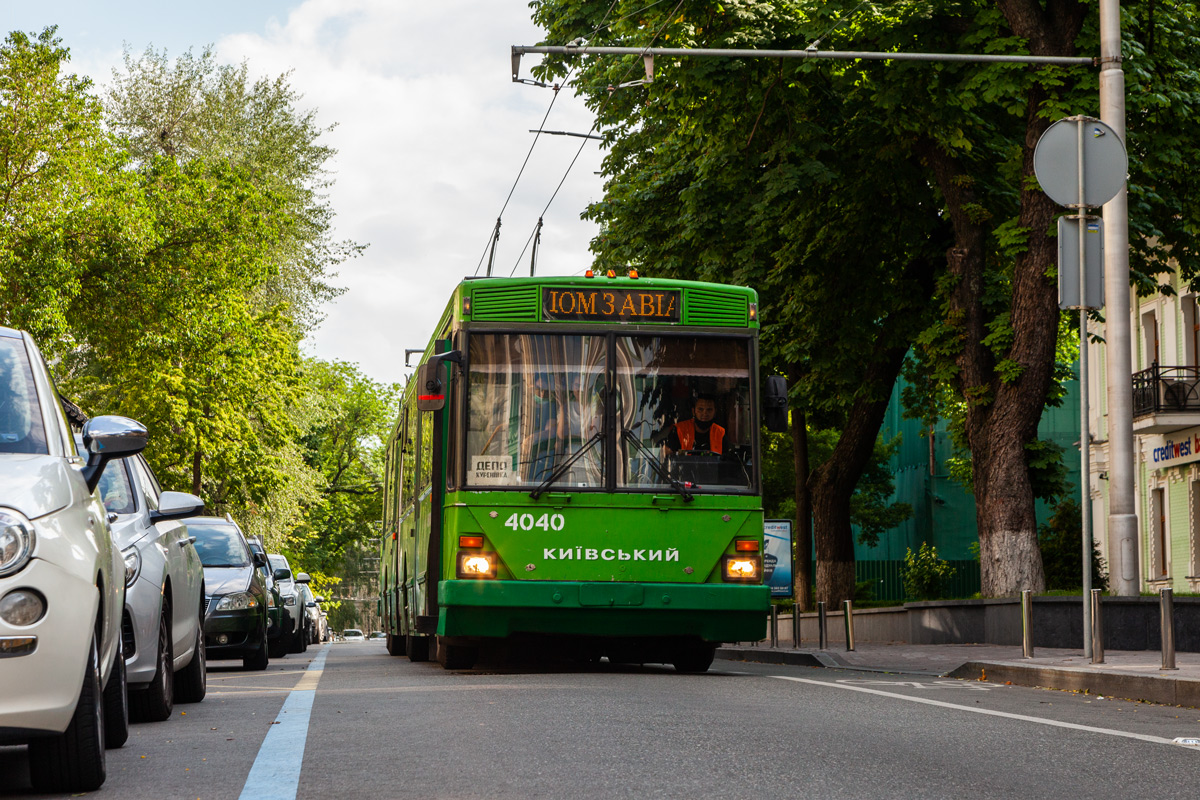 Kiiev, Kyiv-12.03 № 4040; Kiiev — Movement on the service line on Leontovycha — Khmelnytskoho — Pyrohova streets; Kiiev — Trip on trolleybus Kiev-12.03 # 4040 14.06.2020