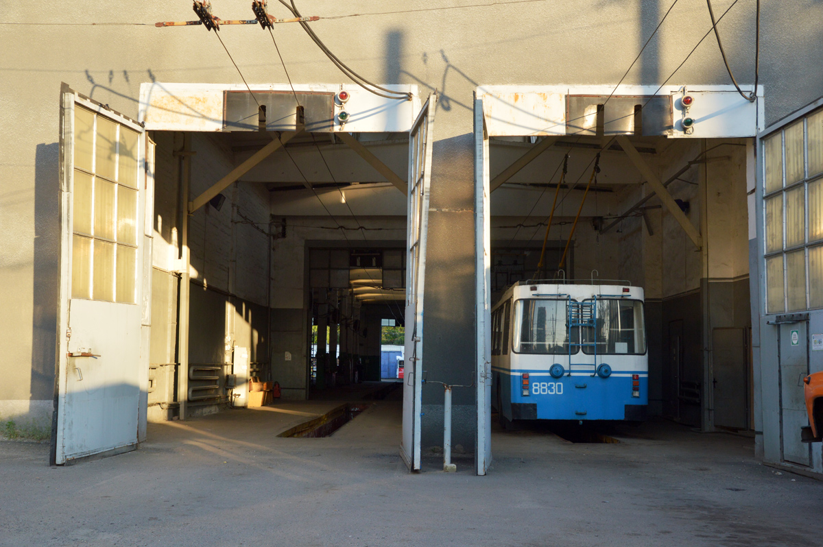 Воронеж, ЗиУ-682ГМ1 (с широкой передней дверью) № 8830; Воронеж — Троллейбусное депо № 1