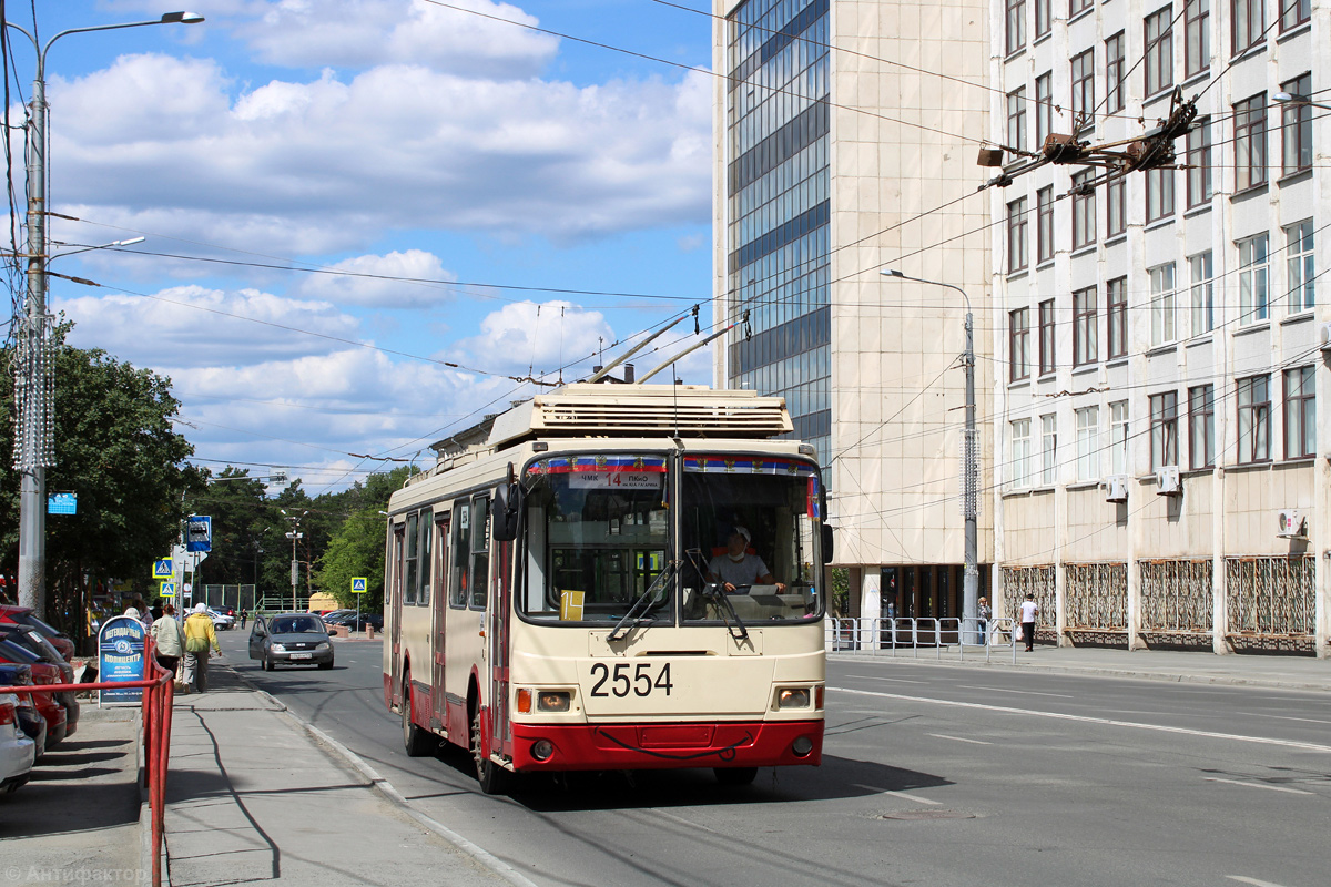 Челябинск, ЛиАЗ-5280 (ВЗТМ) № 2554