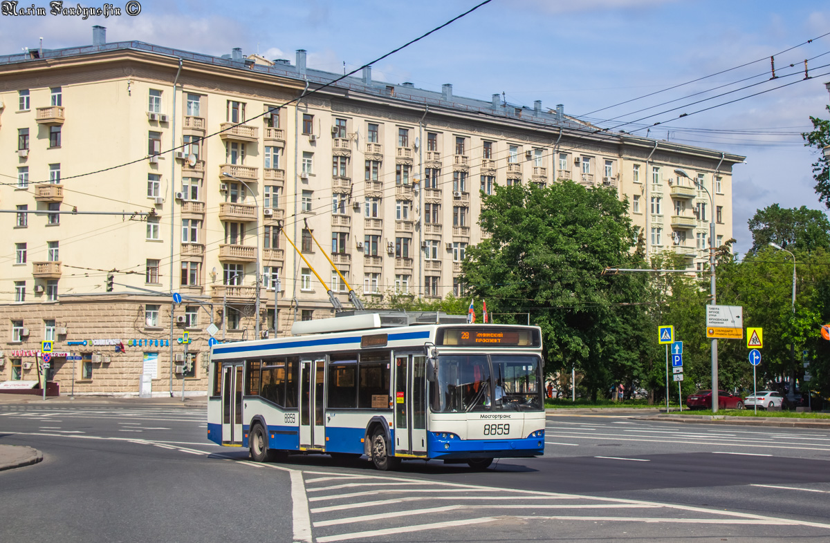 Moskau, SVARZ-MAZ-6235.00 Nr. 8859