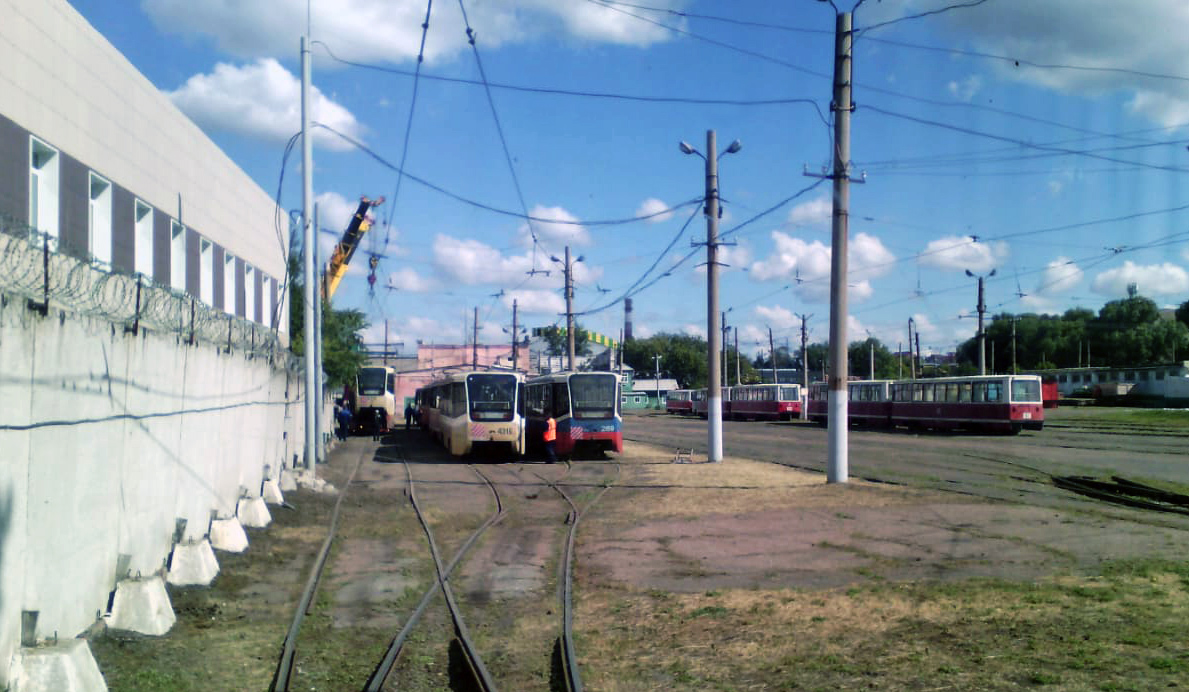 Омск, 71-619А-01 № 90; Омск, 71-619А-01 № 88; Омск, 71-619А № 89; Омск — 2019 — Поступление вагонов 71-619А из Москвы
