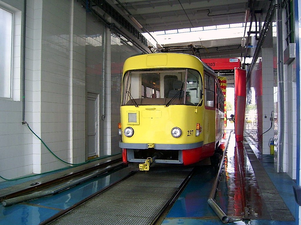 Мост ― Литвинов, Tatra T3M.3 № 237