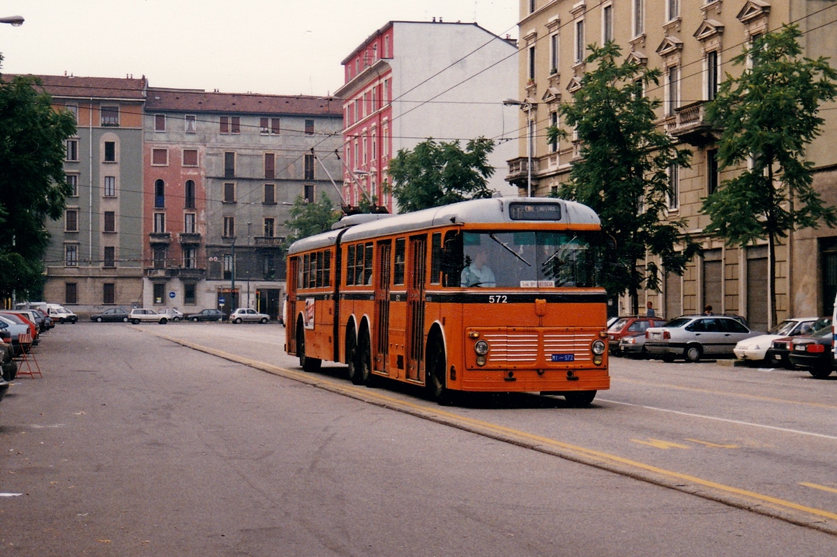 Милан, Fiat 2472 № 572