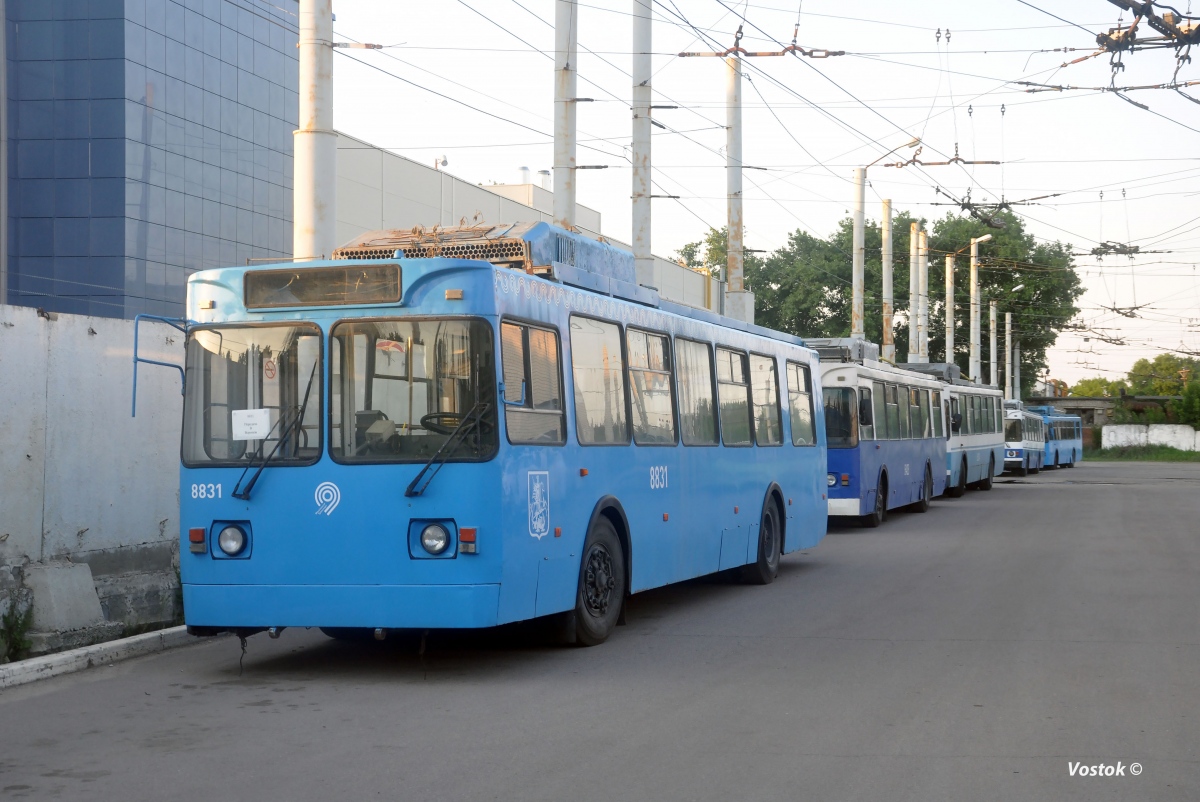 Воронеж, ЗиУ-682ГМ1 (с широкой передней дверью) № 8831