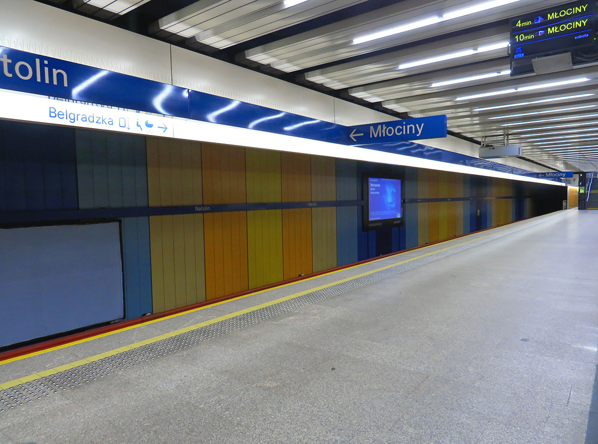 Varsova — Metro