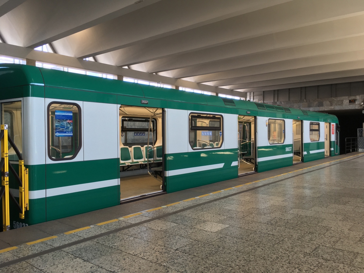 Санкт-Петербург, 81-556.2 «НеВа» № 56037